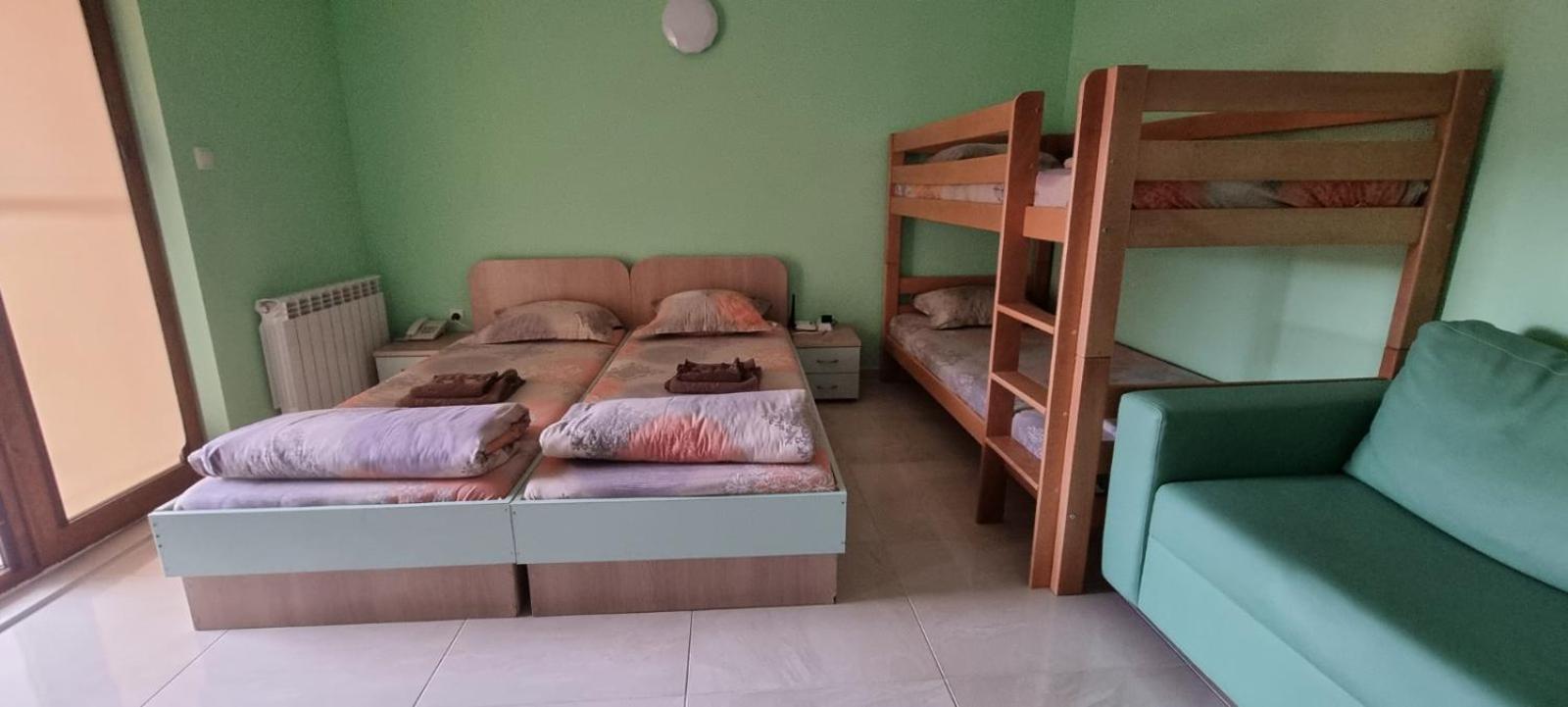Семеен Хотел Илиевата Къща Sapareva Banya Εξωτερικό φωτογραφία